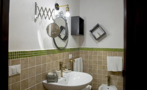 Standard Quadruple Room image 4
