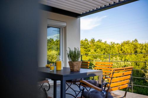 Erkély/terasz, Villa Bogondon in Marici