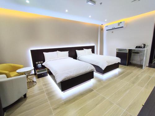 2 bedrooms, 3 beds