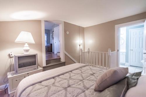 Armory Quarters B - image 8