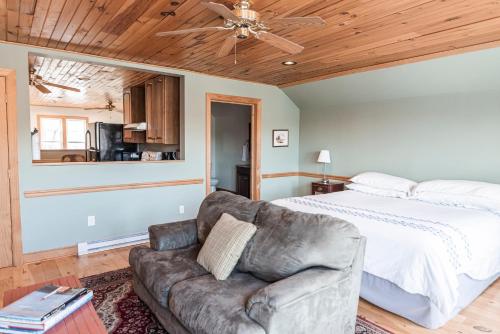 The Loft at the Barn - image 10