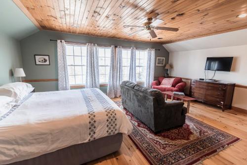 The Loft at the Barn in Bolivar, USA