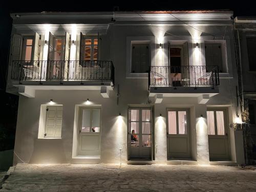 . MY Volissos Apartments