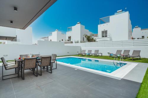 Stay in Style in Modern 3 Bedroom Villas Near Nissi Beach & Square 5
