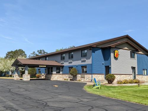 Exterior view, Super 8 By Wyndham Baxter/Brainerd Area in Baxter (MN)