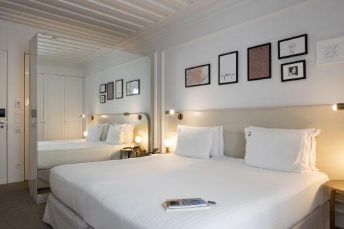 Standard Double Room image 7