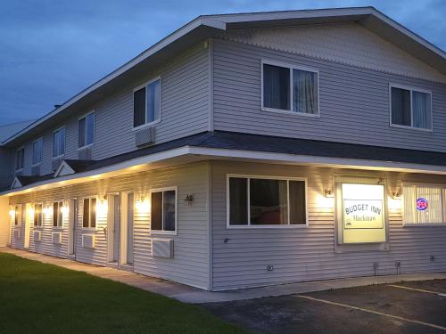 Mackinaw Budget Inn