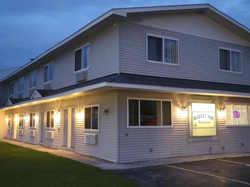 Зовнішній вигляд готелю, Mackinaw Budget Inn in Маккіно Сіті (Мічіган)