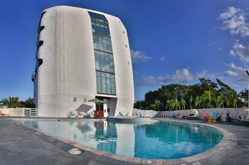Swimming pool, Aloft Ponce in Ponce