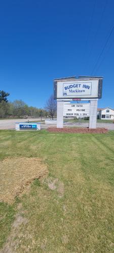 Mackinaw Budget Inn