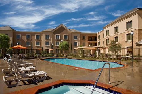 Swimming pool, Ayres Hotel Chino Hills in Chino Hills (CA)