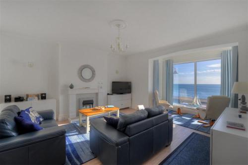 2 Mareeba, Ситон
