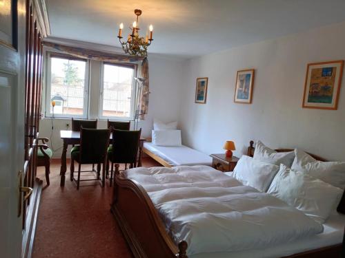 Altenmedinger Hof Room Type - Family Room with Shared Bathroom Altenmedinger Hof Room Type - Family Room with Shared Bathroom