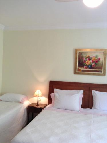 1 double bed, 1 twin bed
