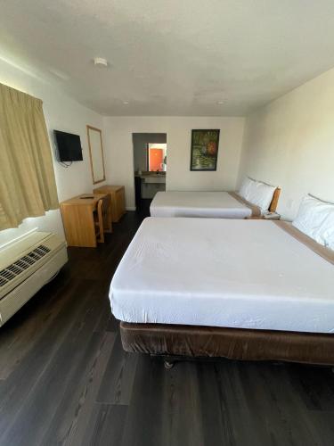 Palms Inn & Suites in Palmdale, USA