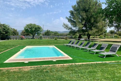 Maison contemporaine - grand jardin et piscine privée