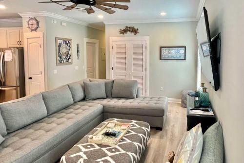 Santa Rosa Home with Pool Access - Half Mi to Beach! - image 11
