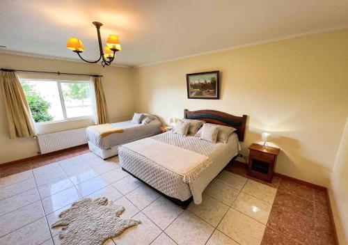 1 double bed, 1 twin bed
