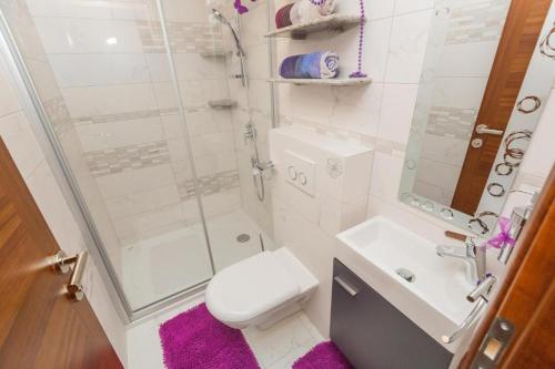 Two-Bedroom Apartment image 5