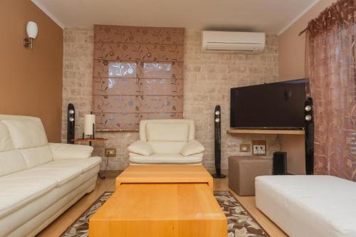 Two-Bedroom Apartment image 4