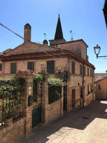 Casa Rosy nel borgo di Patrignone in Montalto delle Marche