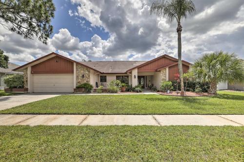 Relaxing Tampa Abode with Screened Lanai and Pool in Tampa, USA