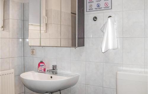 1 Bedroom Beautiful Apartment In Wismar - image 4