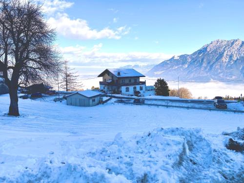 Aparthotel-Almgasthaus Gemsli - A bisal Österreich überm Schweizer Rheintal