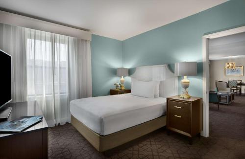 One-Bedroom Queen Suite room in The Royal Sonesta Chase Park Plaza St. Louis