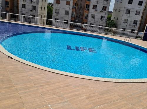 Swimming pool, Apartamento aconchegante em condominio fechado. in Piraja
