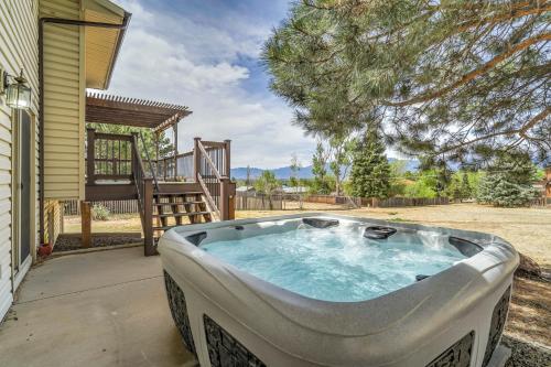 Spacious 5BR House with Peak Views in Colorado Springs in Colorado Springs, USA