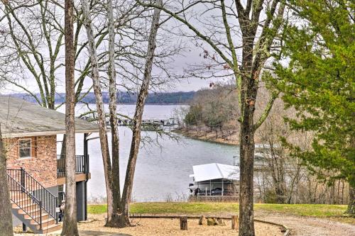 Table Rock Lake House with Fire Pit Steps to Water! in Branson West, USA