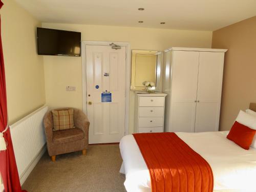 2 bedrooms, 3 beds