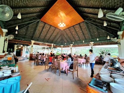 Restaurant, Lilawalai Resort near Ribs Mannn Restaurant