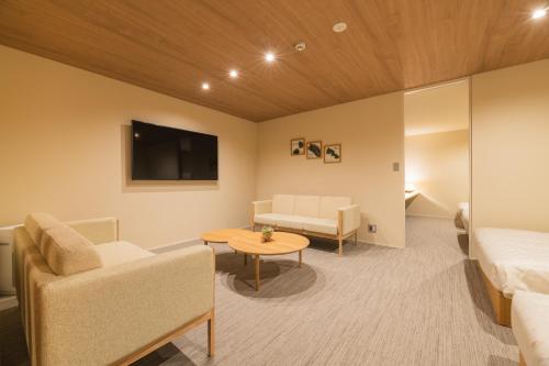 Studio Apartment image 8
