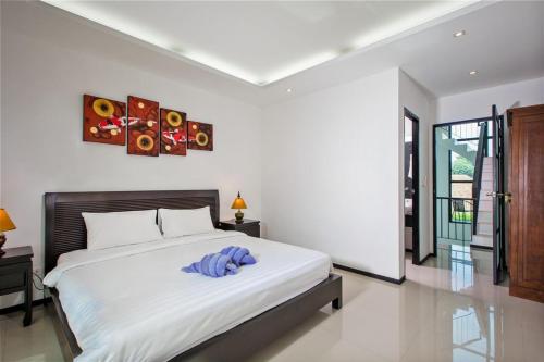 VILLA HAU |3 Bedroom Private Pool Villa | Walkable distance to Naiharn beach | Rooftop terrace