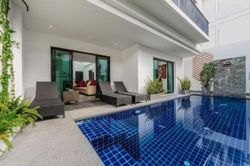 VILLA HAU |3 Bedroom Private Pool Villa | Walkable distance to Naiharn beach | Rooftop terrace