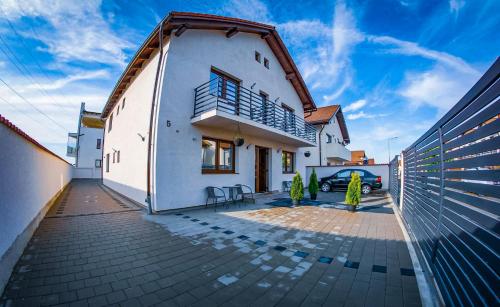 Five House, Sibiu