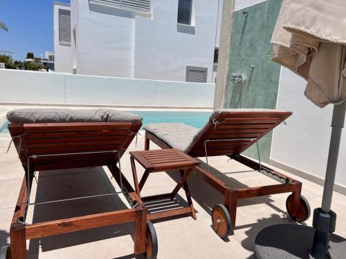 Luxury 2-floor Villa with Private Swimming Pool Luxury 2-floor Villa with Private Swimming Pool