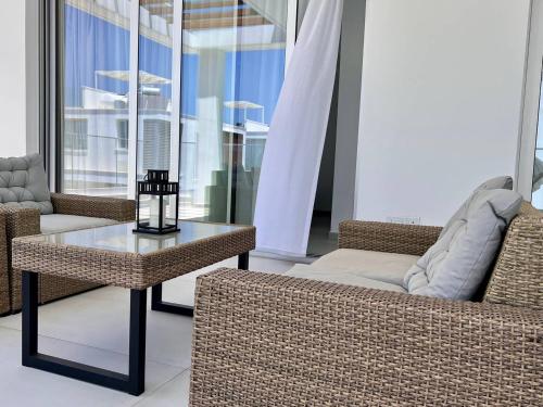 Luxury 2-floor Villa with Private Swimming Pool Luxury 2-floor Villa with Private Swimming Pool