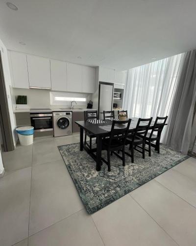 Luxury 2-floor Villa with Private Swimming Pool Luxury 2-floor Villa with Private Swimming Pool