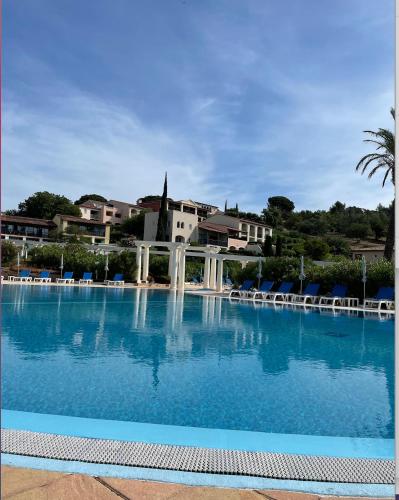 Parcs de Grimaud appartement 4 personnes vue mer - Location saisonnière - Grimaud