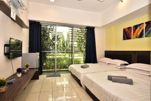 H&F Homestay the two Owls Nest Aeropod Sovo Studio Room - 2 Queen Bed - Near Airport - Free Parking Kota Kinabalu