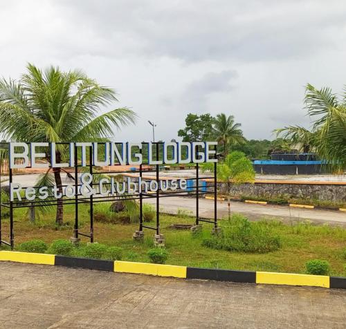 Urbanview Hotel Belitung Lodge Resto & Club House