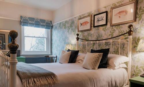 Fisherman's Haunt Hotel - main image