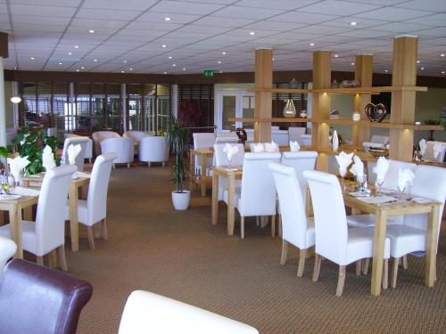 Restoran, Croyde Bay Hotel or Self Catering in Croyde