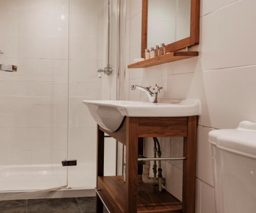 Fisherman's Haunt Hotel - image 7