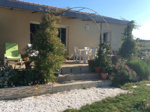 maison 1 chambre salle de bain en campagne