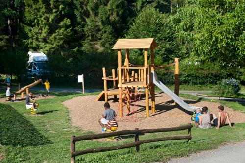 Huttopia Sarlat - image 6