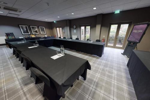 Village Hotel Swindon - image 9